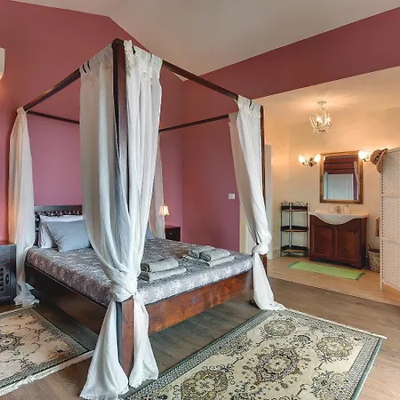 Herrliche Mit Pool, Whirlpool, Sauna, Fitnessraum,wifi Und Nur 2 Km Vom Entfernt Дом отдыха *