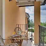 Herrliche Mit Pool, Whirlpool, Sauna, Fitnessraum,wifi Und Nur 2 Km Vom Entfernt Tatil Evi *