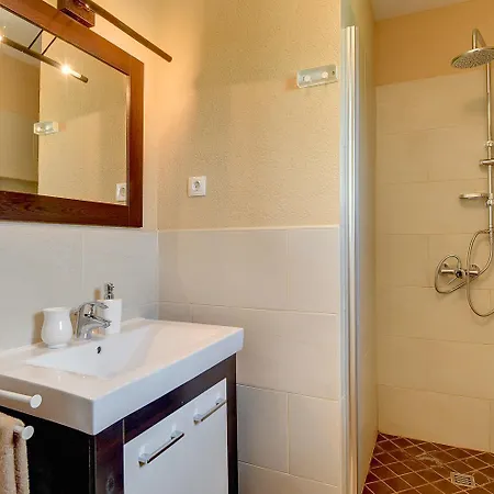 Сasa de vacaciones Herrliche Mit Pool, Whirlpool, Sauna, Fitnessraum,wifi Und Nur 2 Km Vom Entfernt