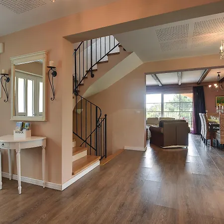 Prázdninový dům Herrliche Mit Pool, Whirlpool, Sauna, Fitnessraum,wifi Und Nur 2 Km Vom Entfernt *