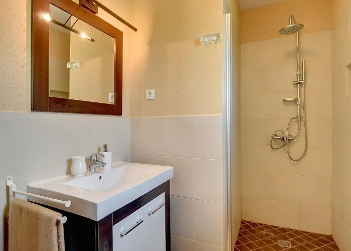 Prázdninový dům Herrliche Mit Pool, Whirlpool, Sauna, Fitnessraum,wifi Und Nur 2 Km Vom Entfernt