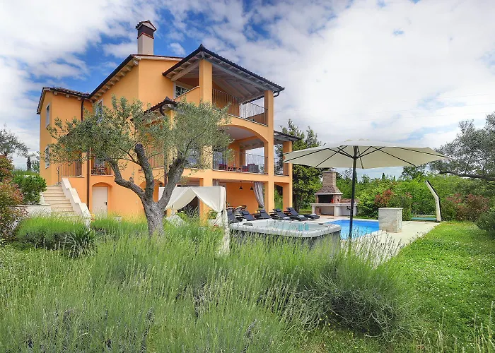 Herrliche Mit Pool, Whirlpool, Sauna, Fitnessraum,wifi Und Nur 2 Km Vom Entfernt Krnica