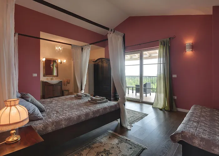 Prázdninový dům Herrliche Mit Pool, Whirlpool, Sauna, Fitnessraum,wifi Und Nur 2 Km Vom Entfernt