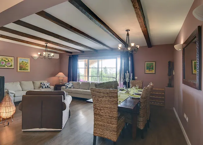 Prázdninový dům Herrliche Mit Pool, Whirlpool, Sauna, Fitnessraum,wifi Und Nur 2 Km Vom Entfernt *