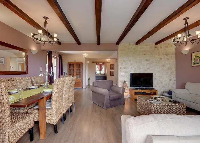 Prázdninový dům Herrliche Mit Pool, Whirlpool, Sauna, Fitnessraum,wifi Und Nur 2 Km Vom Entfernt